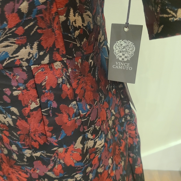 NWT!Vince Camuto Black and Red Floral Mini Dress - Picture 2 of 4